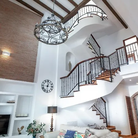 Mit Privatpool Fuer 8 Personen Ca 200 Qm In Nerja, Andalusien Costa Del Sol *